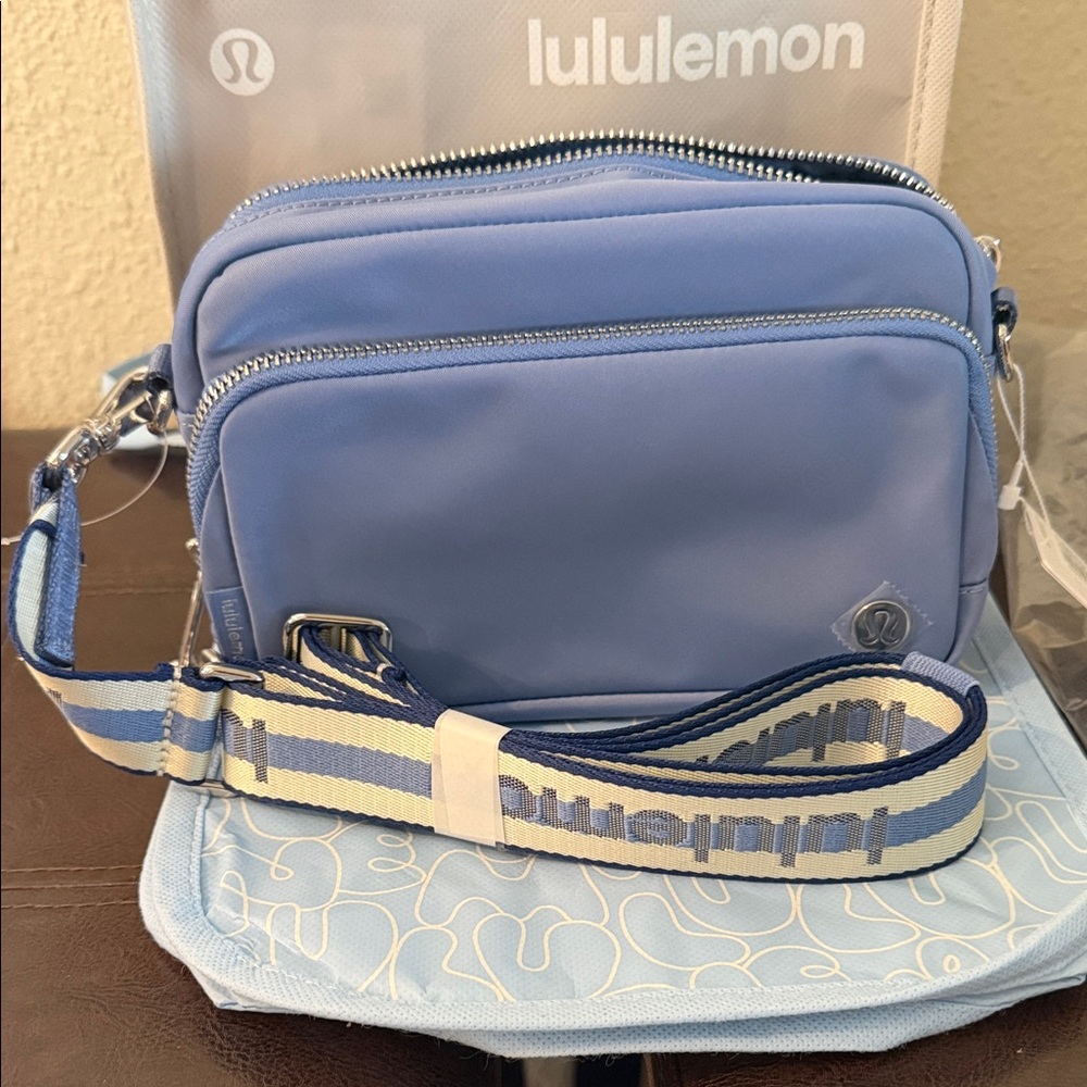 lululemon athletica Crossbody striped wordmark preb/cobb/silver blue 2L